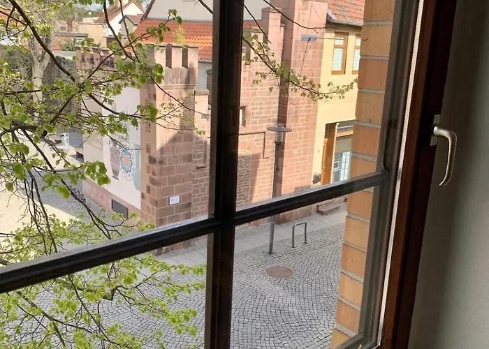 Helle Geraeumige Altstadtwohnung Am Hagentor Lägenhet *